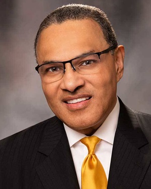 2025_mcgovernk_hrabowski_award_600_750 2025_mcgovernk_hrabowski_award_600_750