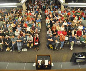 Tony Dingman and crowd overhead shot